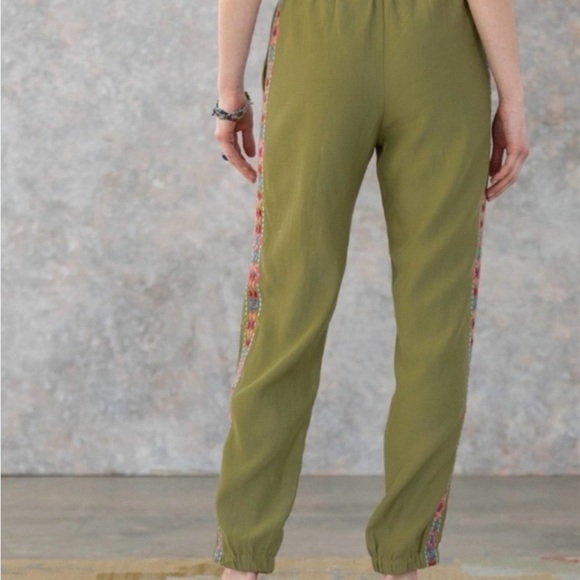 Sundance Women’s Embroidered Aztec Olive Green Drawstring Joggers XS Boho Comfy - Picture 5 of 10